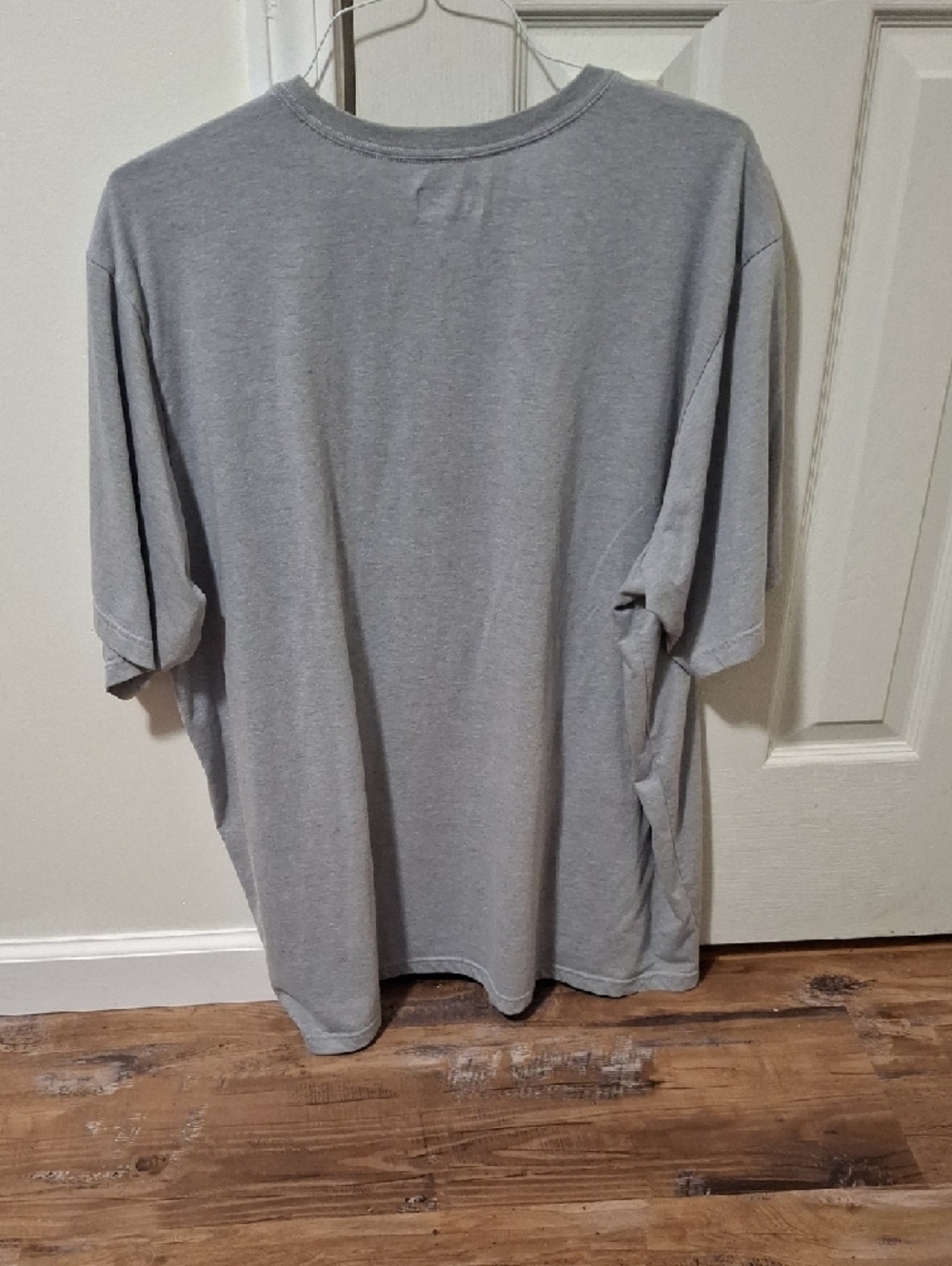 Columbia Men's Light Gray Short-Sleeve Logo Tee - Picture 3 of 3